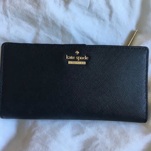 Kate spade wallet ♠️ - Picture 1 of 7